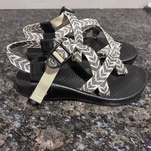 RARE Chaco Z2 Classic Sport Women's Hiking Sandals Sz 7 Trine Bow Black White